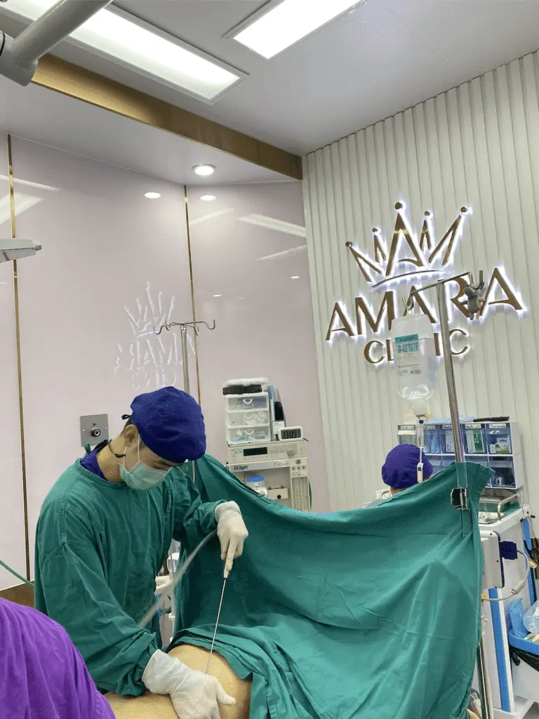 ดูดไขมัน เติมไขมัน Amara Liposuction Center (เอมาร่า คลินิก) โดยแพทย์ผู้มีประสบการณ์