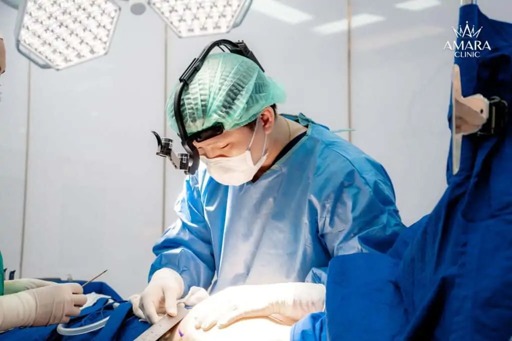 ดูดไขมัน เติมไขมัน Amara Liposuction Center (เอมาร่า คลินิก) โดยแพทย์ผู้มีประสบการณ์
