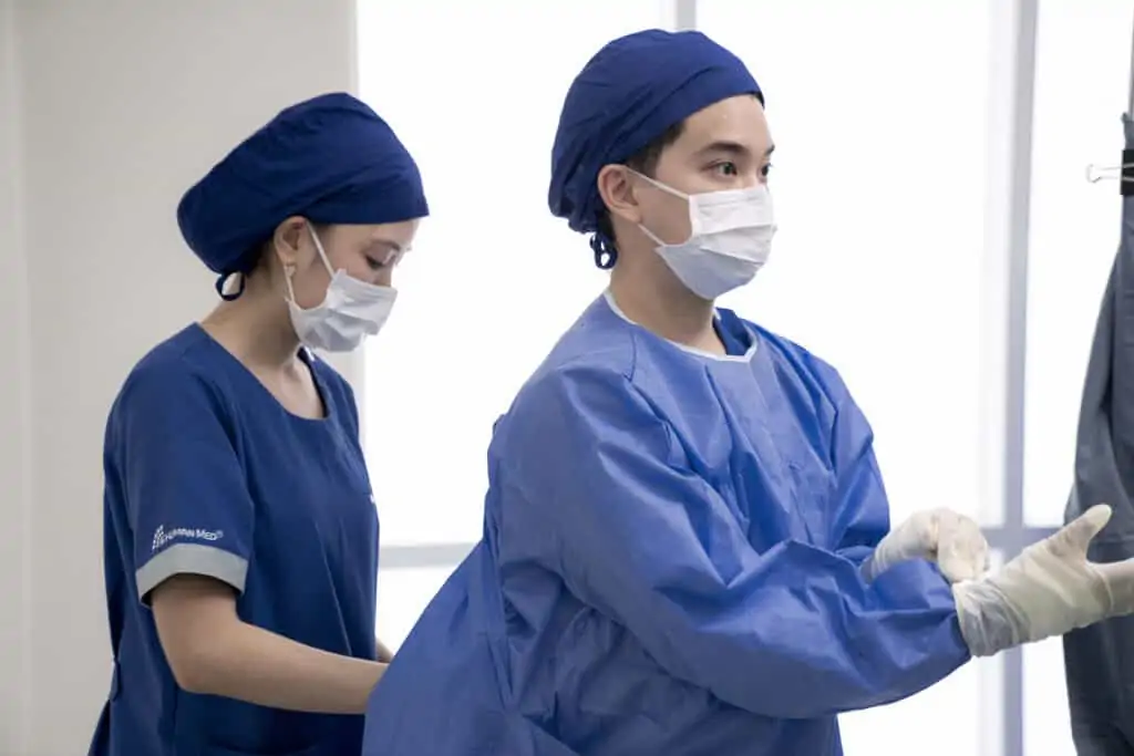 ดูดไขมัน เติมไขมัน Amara Liposuction Center (เอมาร่า คลินิก) โดยแพทย์ผู้มีประสบการณ์