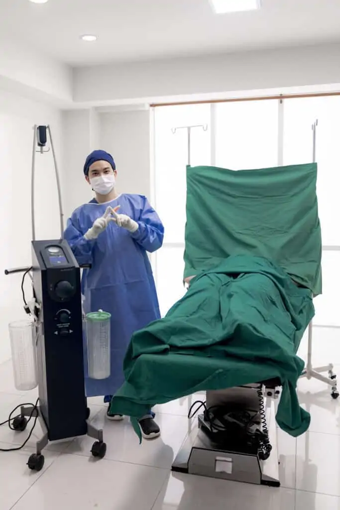 ดูดไขมัน เติมไขมัน Amara Liposuction Center (เอมาร่า คลินิก) โดยแพทย์ผู้มีประสบการณ์