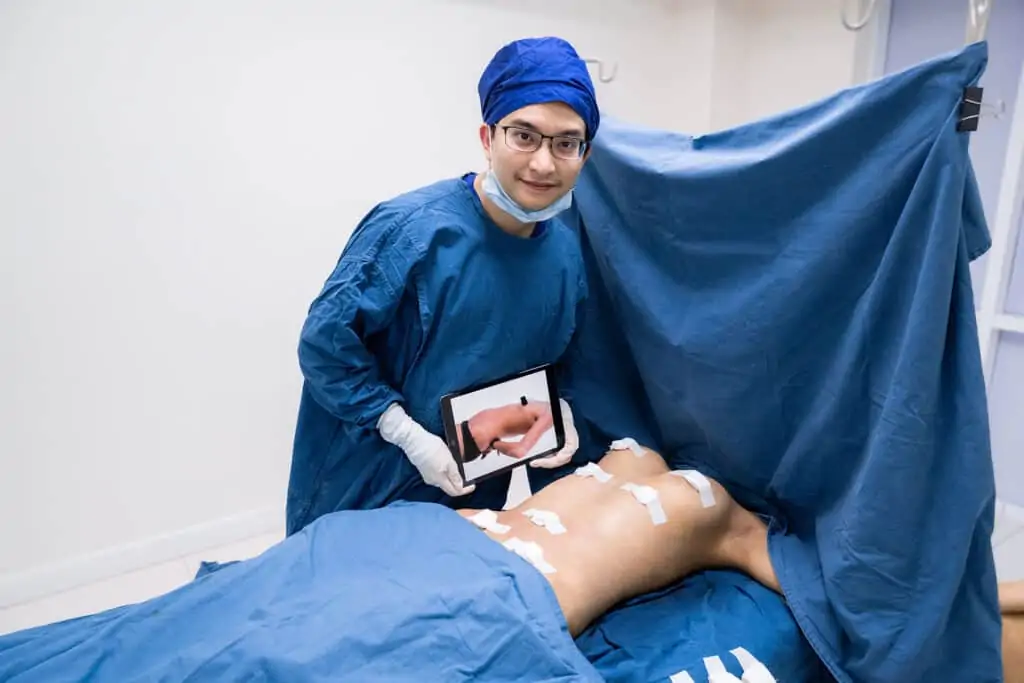 ดูดไขมัน เติมไขมัน Amara Liposuction Center (เอมาร่า คลินิก) โดยแพทย์ผู้มีประสบการณ์