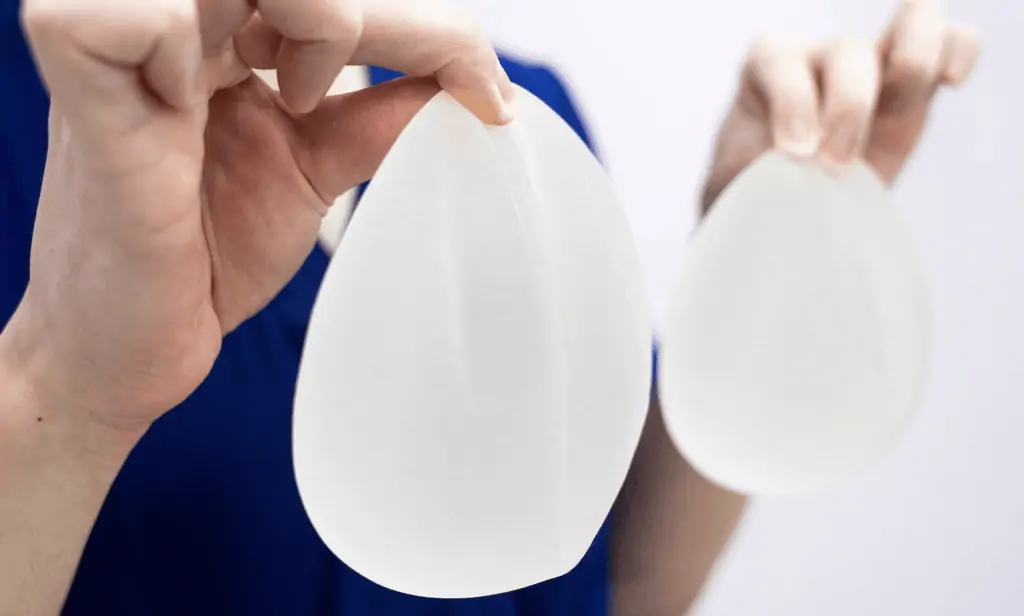 ดูดไขมัน เติมไขมัน Amara Liposuction Center (เอมาร่า คลินิก) โดยแพทย์ผู้มีประสบการณ์